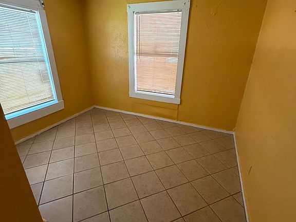 4th image of 403 W Beddell St