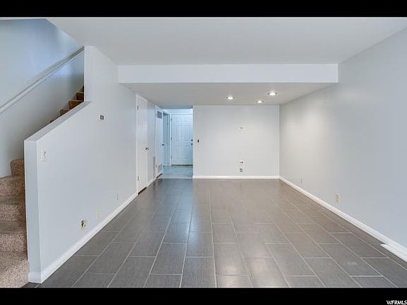 2nd image of 3354 S Georgetown Sq