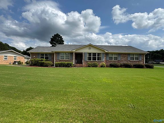 2nd image of 816 Mira Vista Dr SE