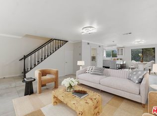 18316 Hatteras St APT 21, Tarzana, CA 91356