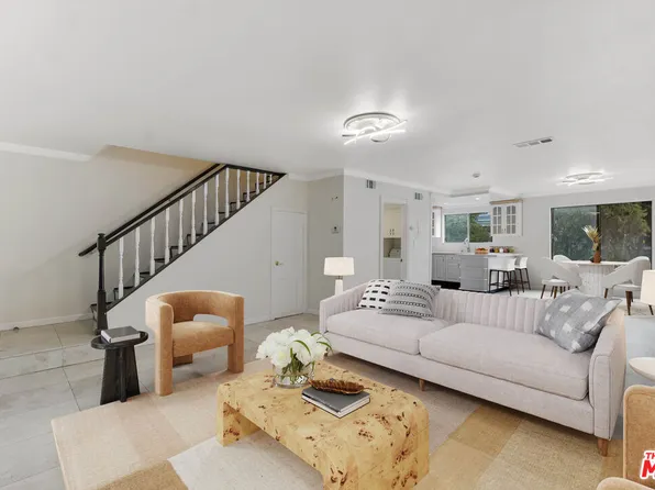 18316 Hatteras St APT 21, Tarzana, CA 91356