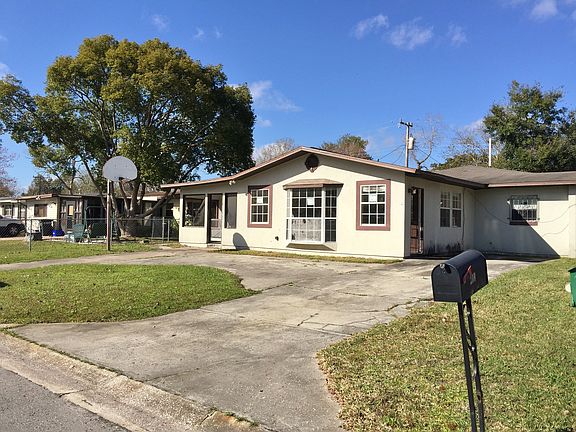 2nd image of 218 Palm Pl