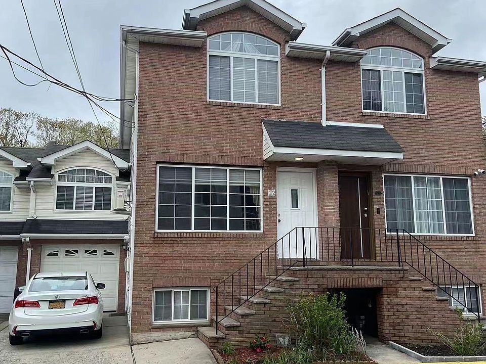 1st image of 12 Pebble Ln #2