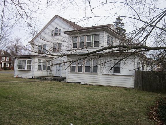 2nd image of 35 Ingraham St