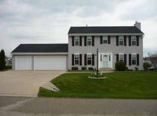 500 Eastwood Ct, Eagle, WI 53119
