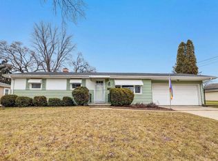 944 Coppens Rd, Green Bay, WI 54303
