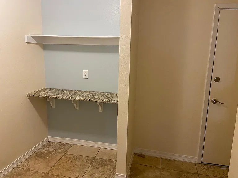 1114 Centaur Cir #A — Photo 6