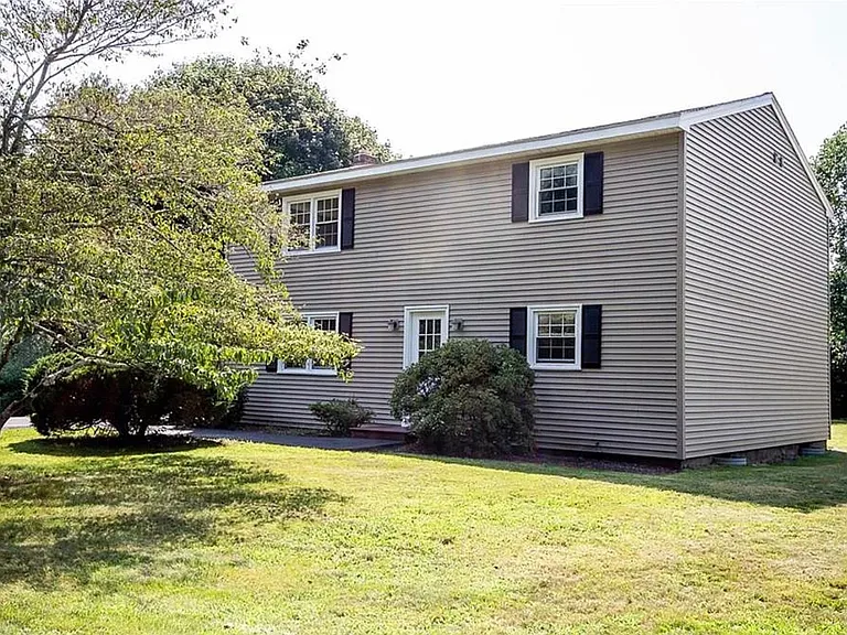 73 Botka Dr #B — Photo 2