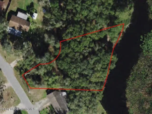 8838 E Glow Ct, Inverness, FL 34450
