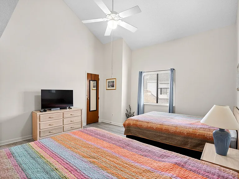 1890 Auburn Ln #29E — Photo 23
