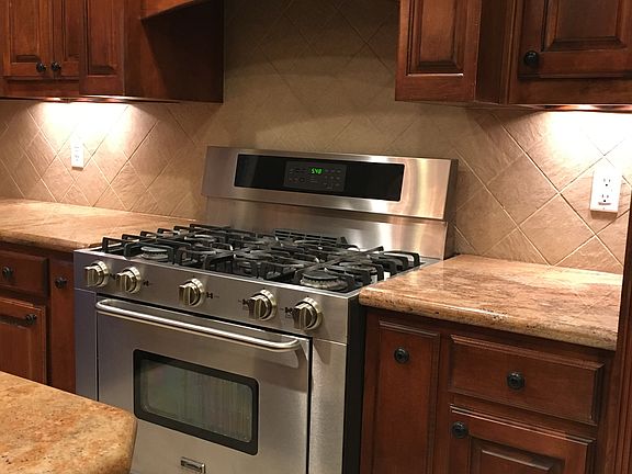 5th image of 104 Summerwind Dr
