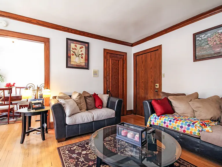 1 Bedroom (Dinning Nook) (North/South Courtyard)