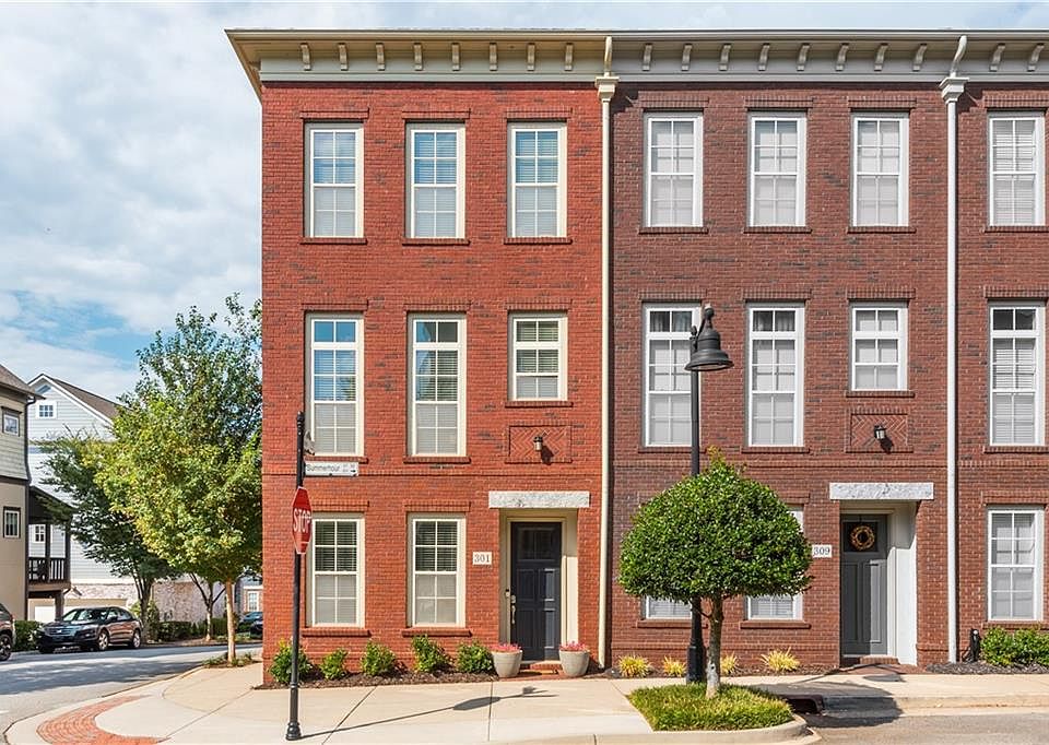 1st image of 301 Summerhour St