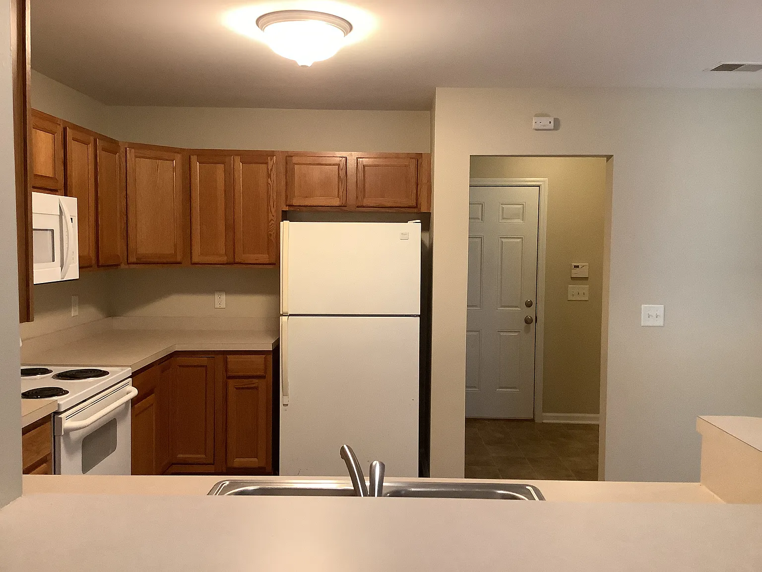 3 bed, 2.0 bath, 1527 sqft, $2,375 — Photo 4