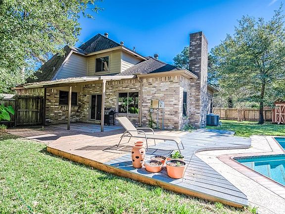 The beautiful backyard is an oasis!