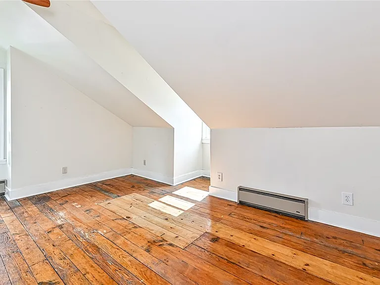 617 Avery St — Photo 23
