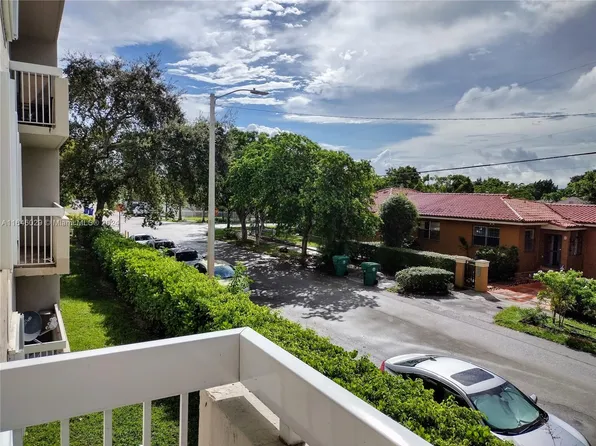 600 NW 32nd Pl APT 212, Miami, FL 33125