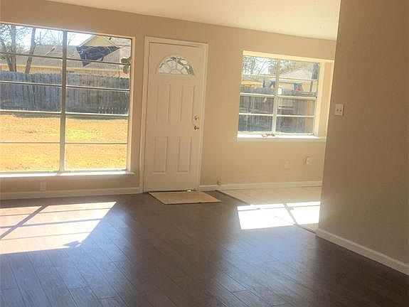 2nd image of 10626 Thorncliff Dr