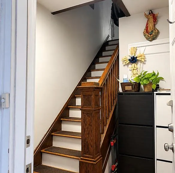 578 Hillside St — Photo 2