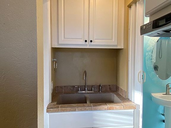 4th image of 123 Frontier Dr #A-c