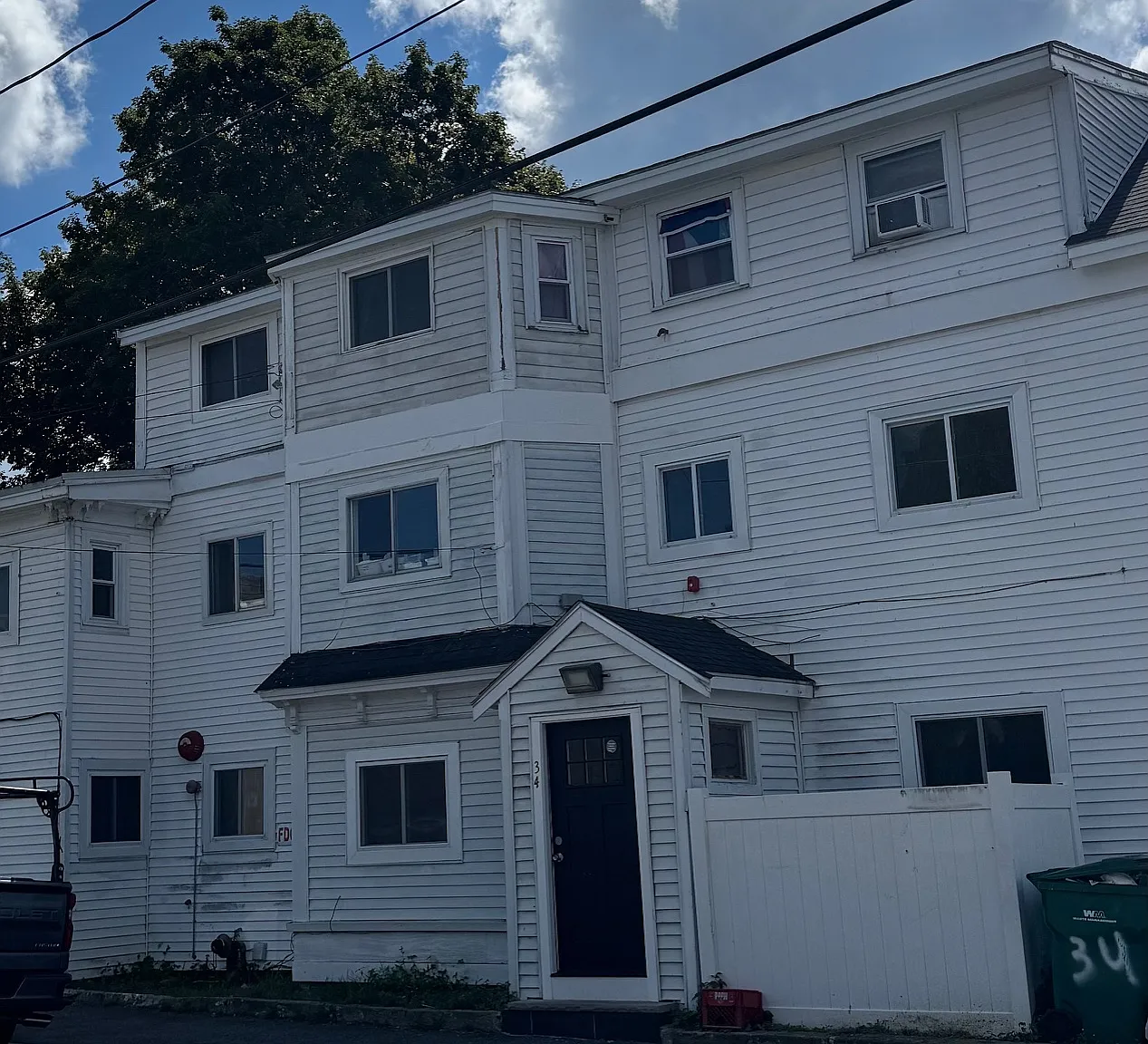 3 bed, 1000 sqft, $2,250 — Photo 1