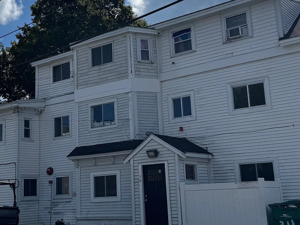 34 Grand Ave #9