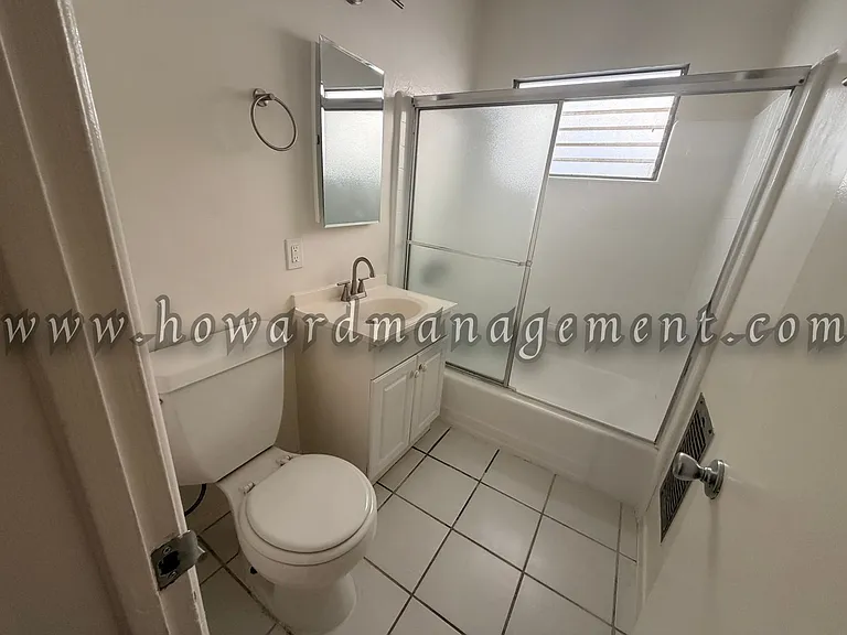 01405BA — Photo 23
