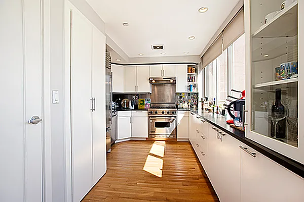 Rented by Brown Harris Stevens | media 7