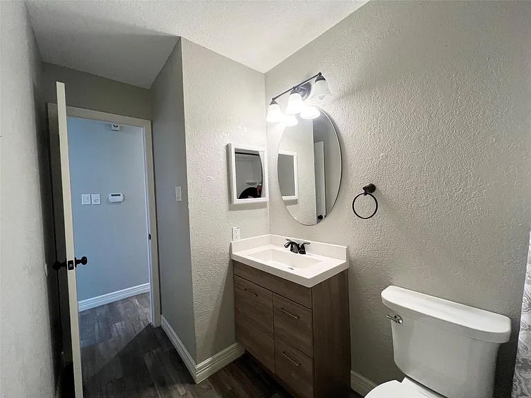 3215 Keywood Ln — Photo 17