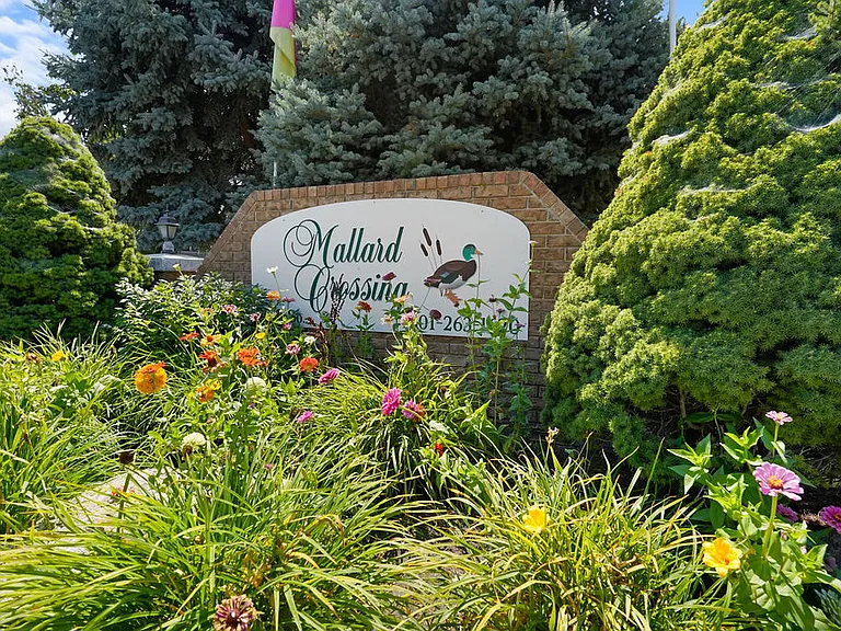 Mallard Crossing Apartments — Photo 1