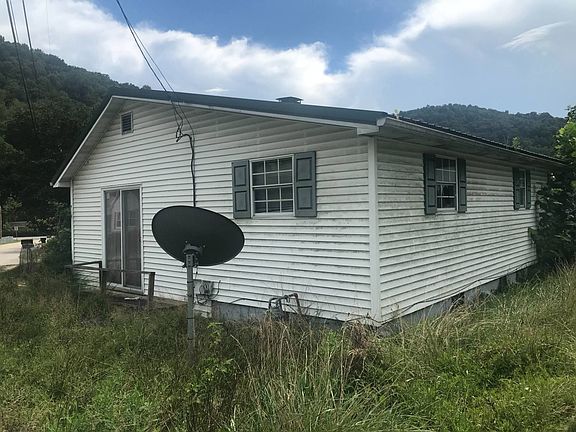 2nd image of 3577 Clover Dr