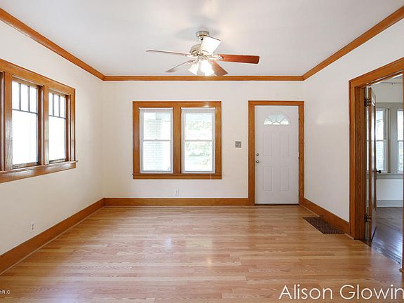 5th image of 1524 Garfield Ave NW