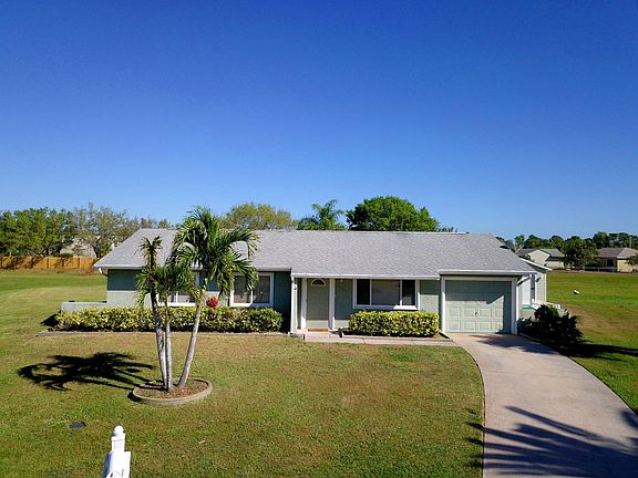 2nd image of 1401 SE Escambia Court