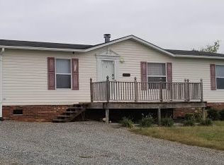 319 Chestnut Meadow Rd, Martinsville, VA 24112