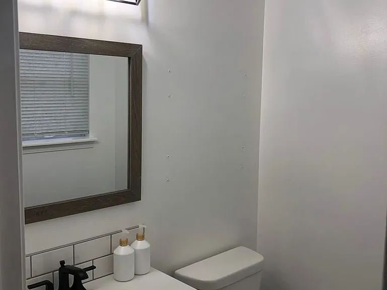 3330 Trafalgar Ct — Photo 8