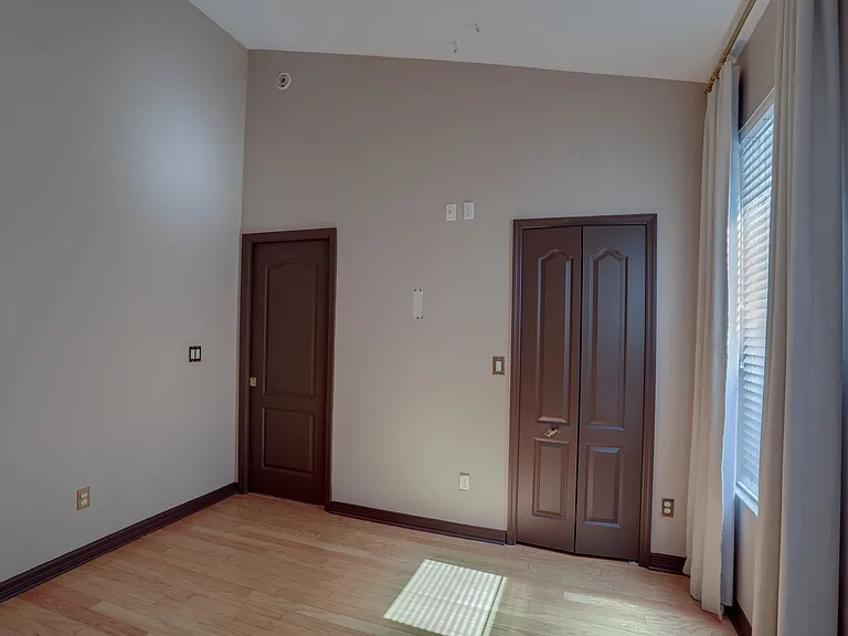 30 N Lawsona Blvd — Photo 10