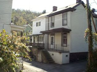 G 1809th Ln, Wheeling, WV 26003