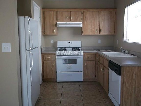 4th image of 3029 Meadow Flower Ave