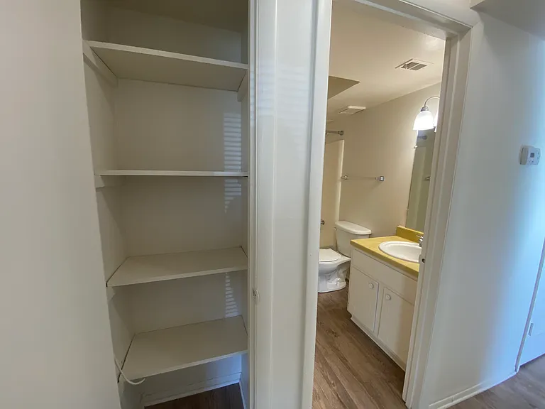 County Green Apartments — Photo 50