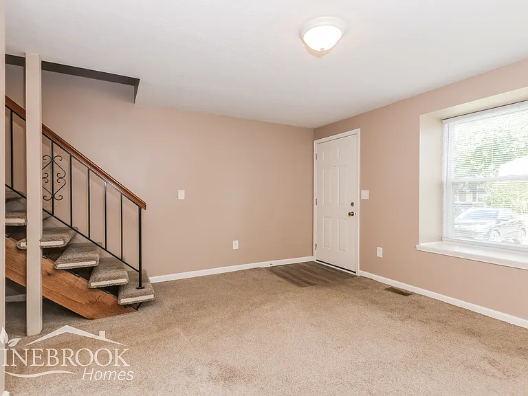 7649 Mount Hood Dr — Photo 5