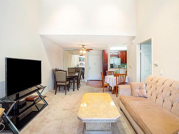 3rd image of 21550 Burbank Blvd APT 313