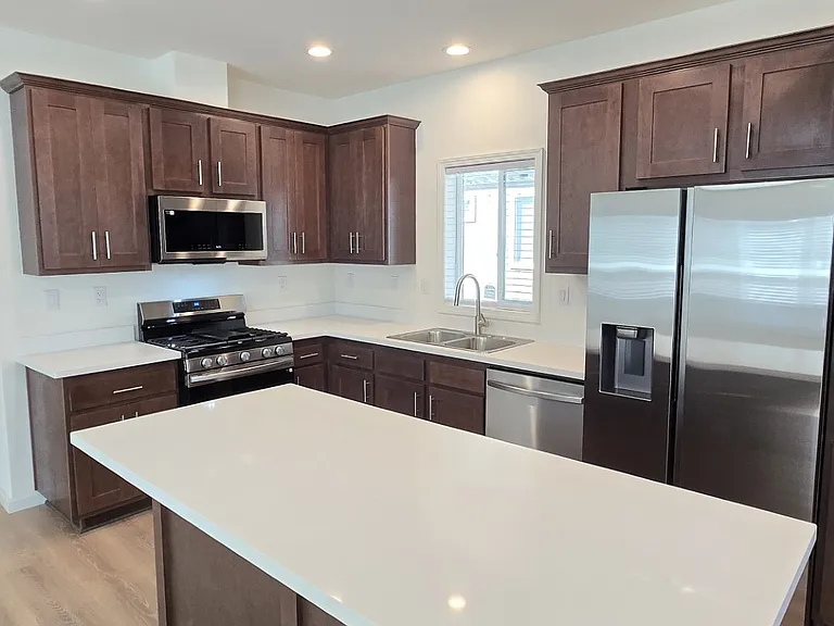 Kitchen (Image is from a similar model, colors may vary)