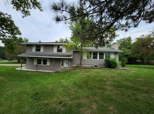 10500 Vessey Rd, Bloomington, MN 55437