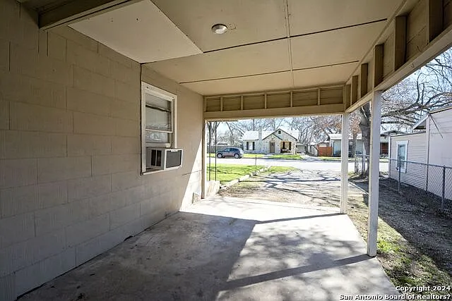 303 E Faust St — Photo 5