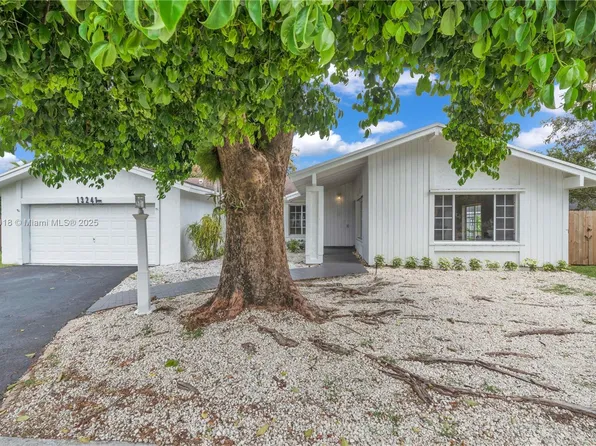 13241 SW 100th Ter, Miami, FL 33186