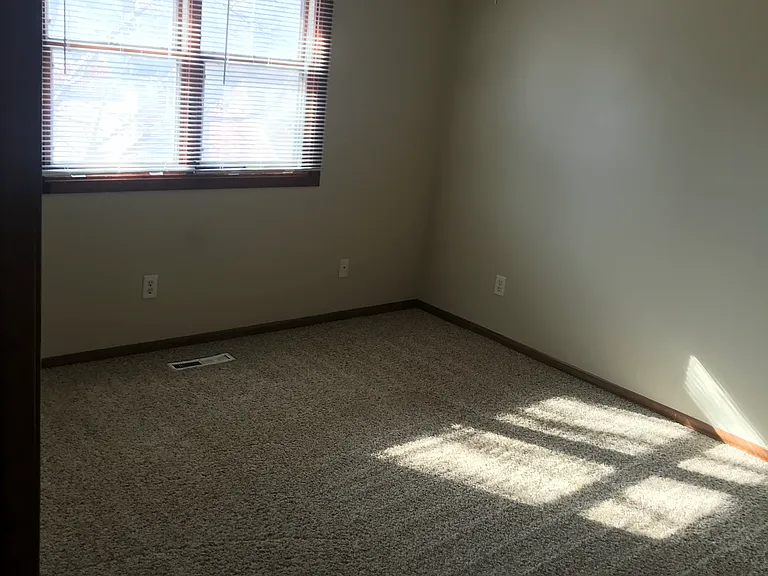 608 NE Wanda Dr #608 — Photo 10