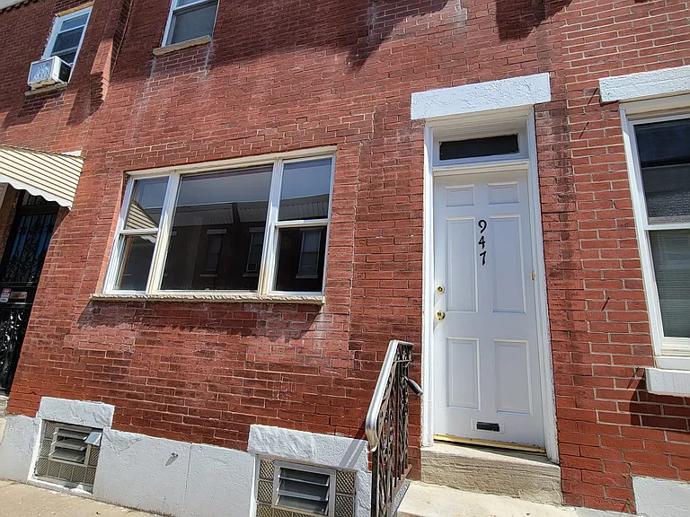 947 Tree St — Photo 15