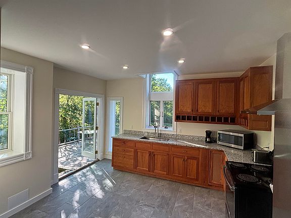 4th image of 39 Forest Street