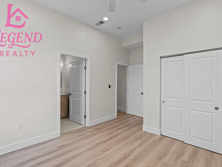 4138 Iowa Ave — Photo 16