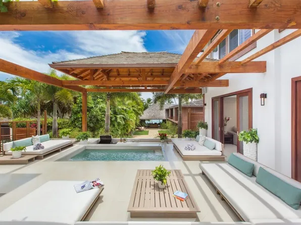 224 Kaalawai Pl, Honolulu, HI 96816